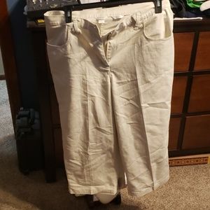 Christopher & Banks capris size 16